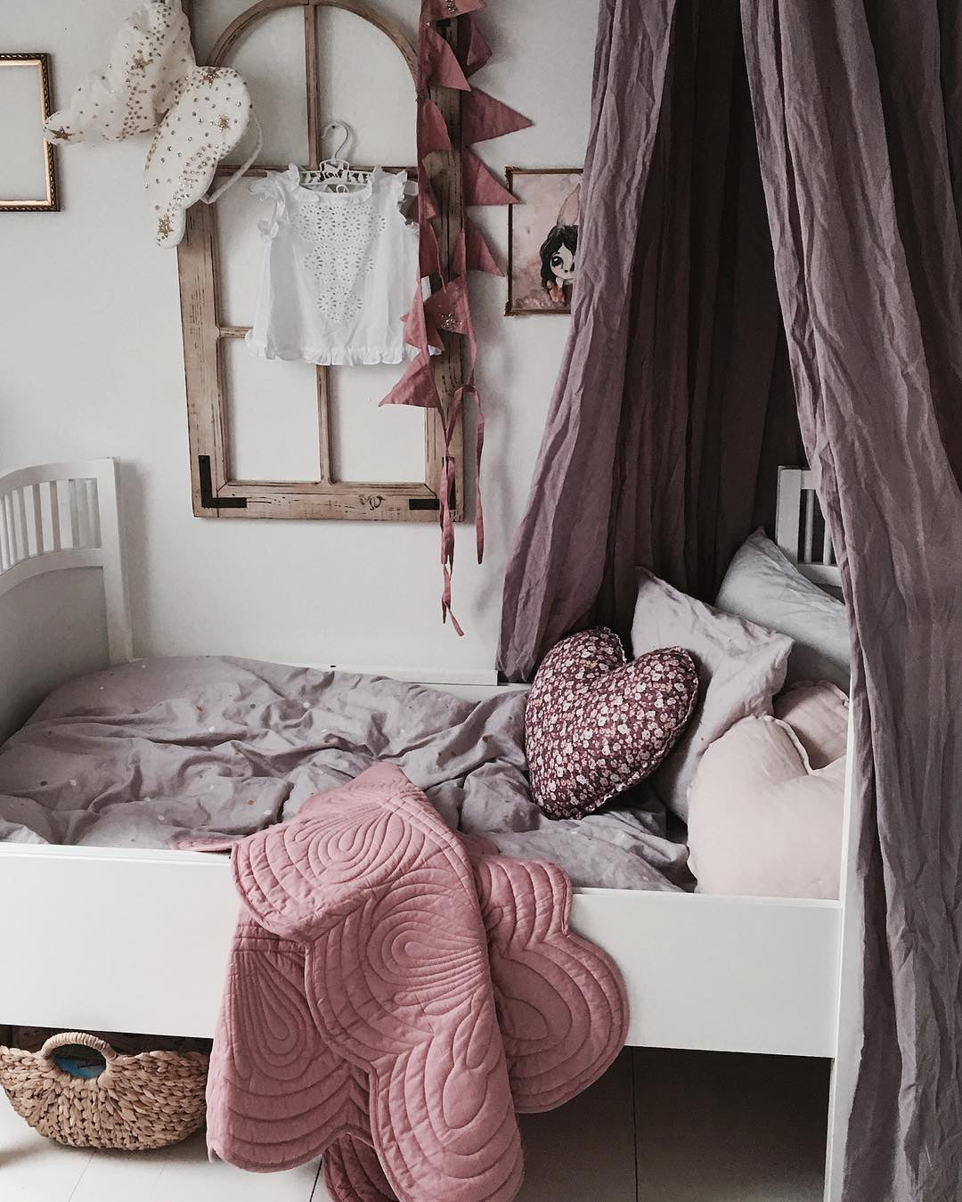 Bonne Mere Cot Quilt and Pillow Set Rose - Main Image