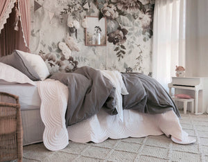 Bonne Mere Queen quilt and pillow set powder