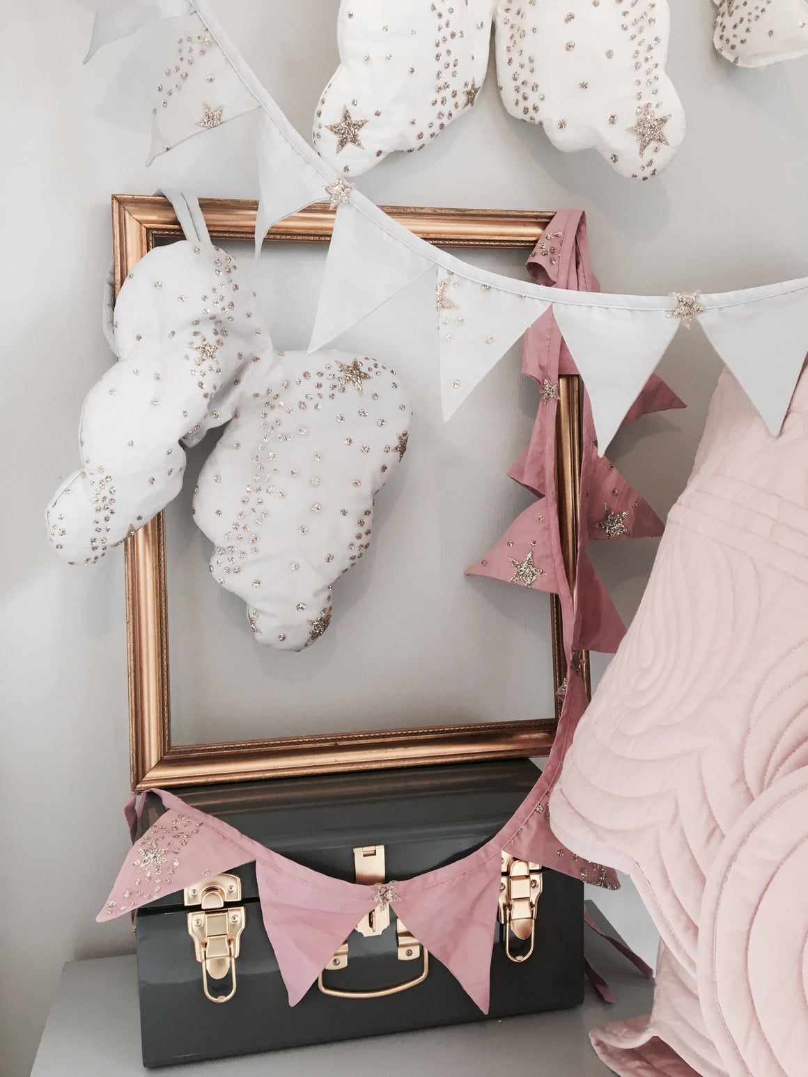 Bonne Mere glitter stars rose pink bunting